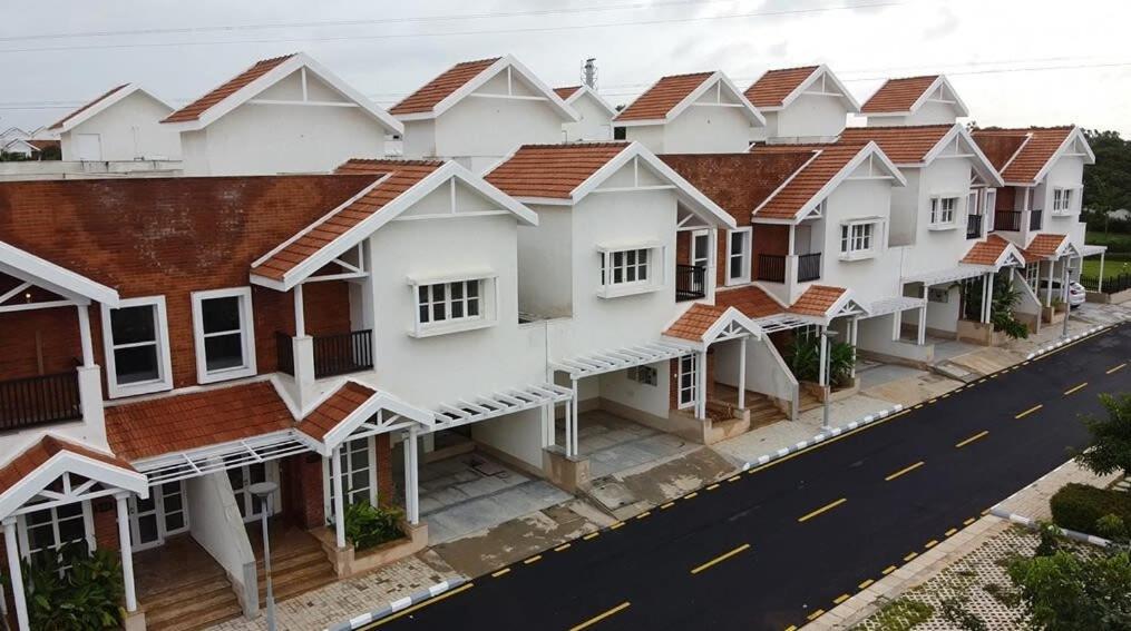Welcome To Serenity-Luxury Villa At Prestige Augusta Golf Village Бангалор Екстериор снимка